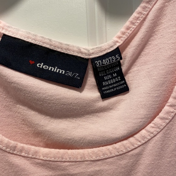 Pink shirt with puffed sleeves - Picture 2 of 3